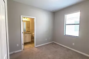 19353 Nearpoint Dr, Venice, FL 34292 - Photo 10