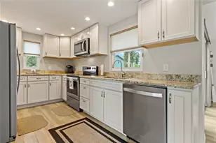 1675 Blakemore Ln, Sarasota, FL 34231 - Photo 12