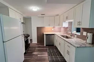 3419 Chapel Dr, Sarasota, FL 34234 - Photo 10