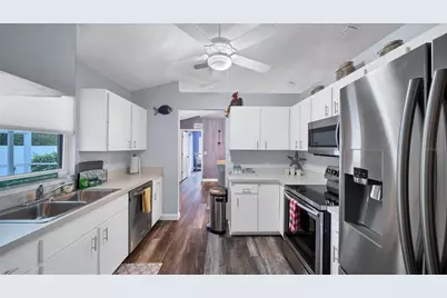 5219 Inverness Drive, Sarasota, FL 34243 - Photo 2