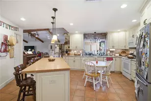 3951 Country View Dr, Sarasota, FL 34233 - Photo 6
