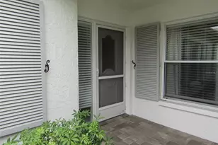 3010 Ringwood Meadow, Sarasota, FL 34235 - Photo 2