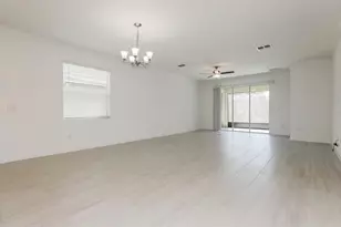 1250 Spinnaker Dr, Lakeland, FL 33805 - Photo 2