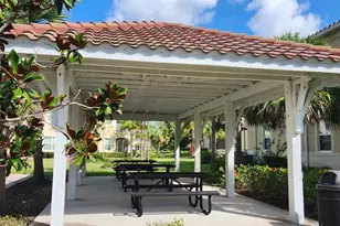 8220 Enclave Way, Sarasota, FL 34243 - Photo 8