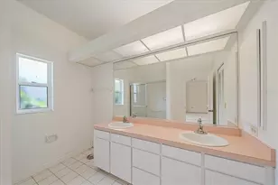 4320 Marcott Cir, Sarasota, FL 34233 - Photo 8