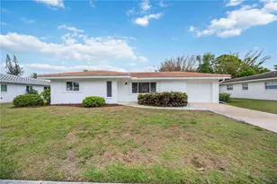 2501 Cass St, Sarasota, FL 34231 - Photo 2