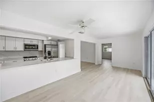 2501 Cass St, Sarasota, FL 34231 - Photo 16