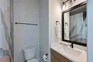 2451 Mangum Ct, Sarasota, FL 34237 - Photo 36