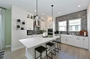 2451 Mangum Ct, Sarasota, FL 34237 - Photo 18