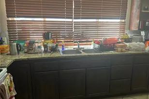 2411 6th St E, Bradenton, FL 34208 - Photo 8