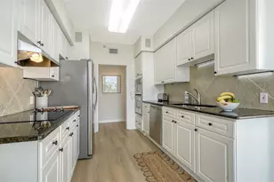 1800 Benjamin Franklin Dr, Sarasota, FL 34236 - Photo 20