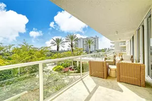 1800 Benjamin Franklin Dr, Sarasota, FL 34236 - Photo 10