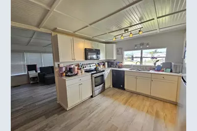 321 4th Street W, Palmetto, FL 34221 - Photo 8
