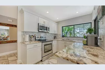 3842 Glen Oaks Manor Drive, Sarasota, FL 34232 - Photo 12