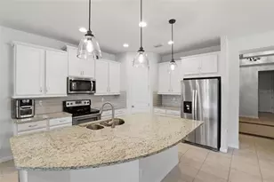 11929 Tapestry Ln, Venice, FL 34293 - Photo 12