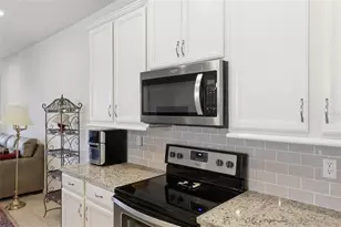 11929 Tapestry Ln, Venice, FL 34293 - Photo 10