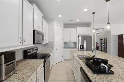 11929 Tapestry Ln, Venice, FL 34293 - Photo 8
