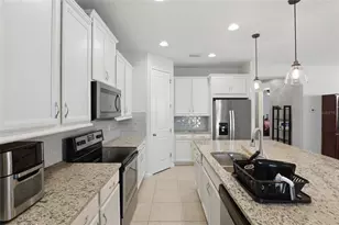 11929 Tapestry Ln, Venice, FL 34293 - Photo 8