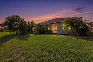 11929 Tapestry Ln, Venice, FL 34293 - Photo 2