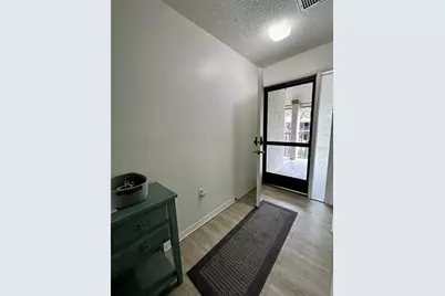 3031 Quail Hollow #16, Sarasota, FL 34235 - Photo 2