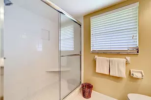 581 Yardarm Ln, Longboat Key, FL 34228 - Photo 16