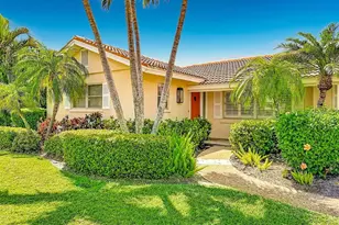 581 Yardarm Ln, Longboat Key, FL 34228 - Photo 2