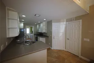 1649 Napoli Dr W, Sarasota, FL 34232 - Photo 4