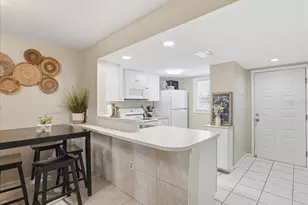 12538 SW Kingsway Cir, Lake Suzy, FL 34269 - Photo 8