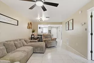 12538 SW Kingsway Cir, Lake Suzy, FL 34269 - Photo 14