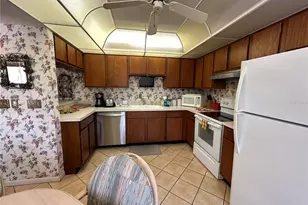 1647 Brookhouse Ct, Sarasota, FL 34231 - Photo 2