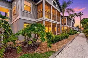 1332 Siesta Bayside Dr, Sarasota, FL 34242 - Photo 2