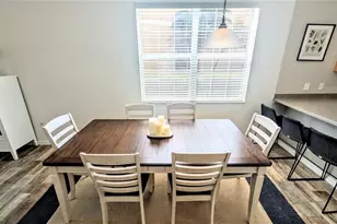 3880 82nd Ave Cir E, Sarasota, FL 34243 - Photo 6