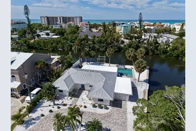 306 Island Circle, Sarasota, FL 34242 - Photo 4