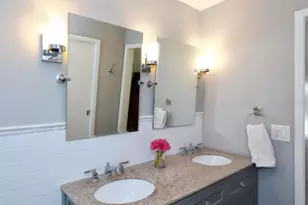 7477 Mariana Dr, Sarasota, FL 34231 - Photo 10