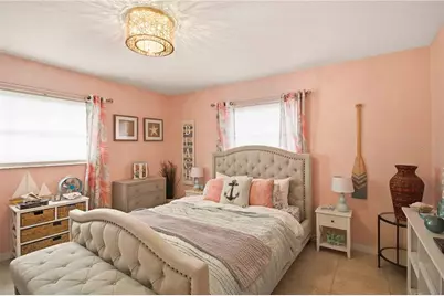 7354 W Country Club Drive N, Sarasota, FL 34243 - Photo 16