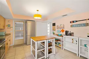 7354 W Country Club Dr N, Sarasota, FL 34243 - Photo 16