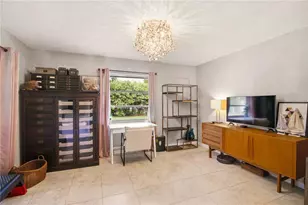 7354 W Country Club Dr N, Sarasota, FL 34243 - Photo 20