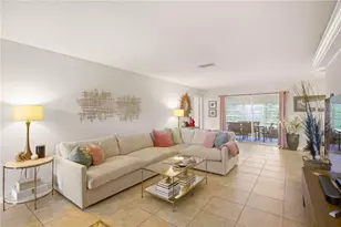 7354 W Country Club Dr N, Sarasota, FL 34243 - Photo 2