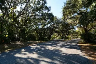 7287 Eleanor Cir, Sarasota, FL 34243 - Photo 30