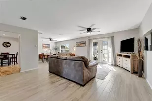 2916 Woodcrest Dr Dr, Sarasota, FL 34239 - Photo 6