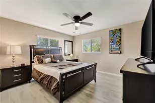 2916 Woodcrest Dr Dr, Sarasota, FL 34239 - Photo 14