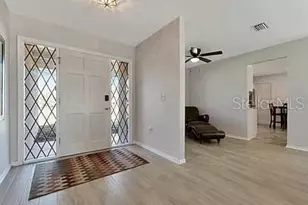 2916 Woodcrest Dr Dr, Sarasota, FL 34239 - Photo 2