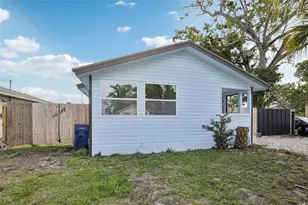 1712 3rd Ave W, Palmetto, FL 34221 - Photo 2