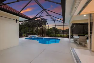 7062 Twin Hills Terrace, Lakewood Ranch, FL 34202 - Photo 10