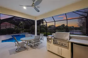 7062 Twin Hills Terrace, Lakewood Ranch, FL 34202 - Photo 14