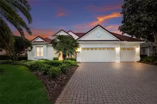 7062 Twin Hills Terrace, Lakewood Ranch, FL 34202 - Photo 4