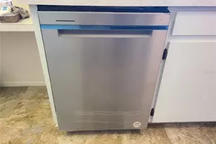 575 Constance Rd, Venice, FL 34293 - Photo 8