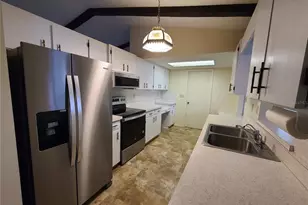 575 Constance Rd, Venice, FL 34293 - Photo 4