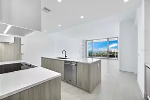 301 Quay Commons, Sarasota, FL 34236 - Photo 12