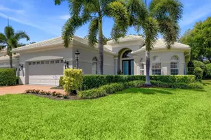 12323 Thornhill Ct, Lakewood Ranch, FL 34202 - Photo 2